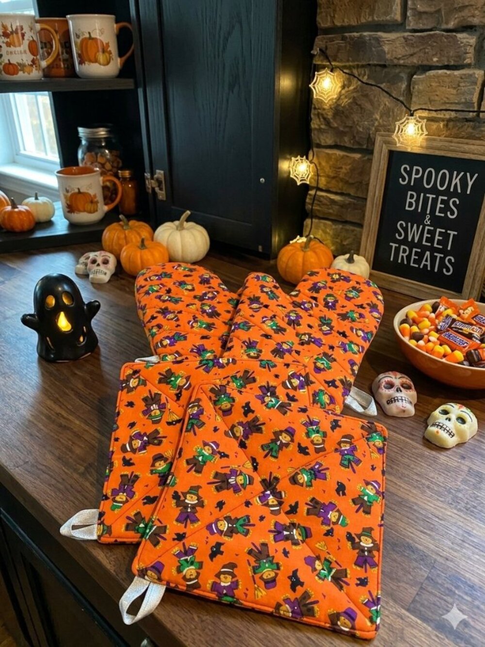 Halloween Orange Quilted Oven Mitts + Pot Holders Set Kitchen Linens Scarecrow